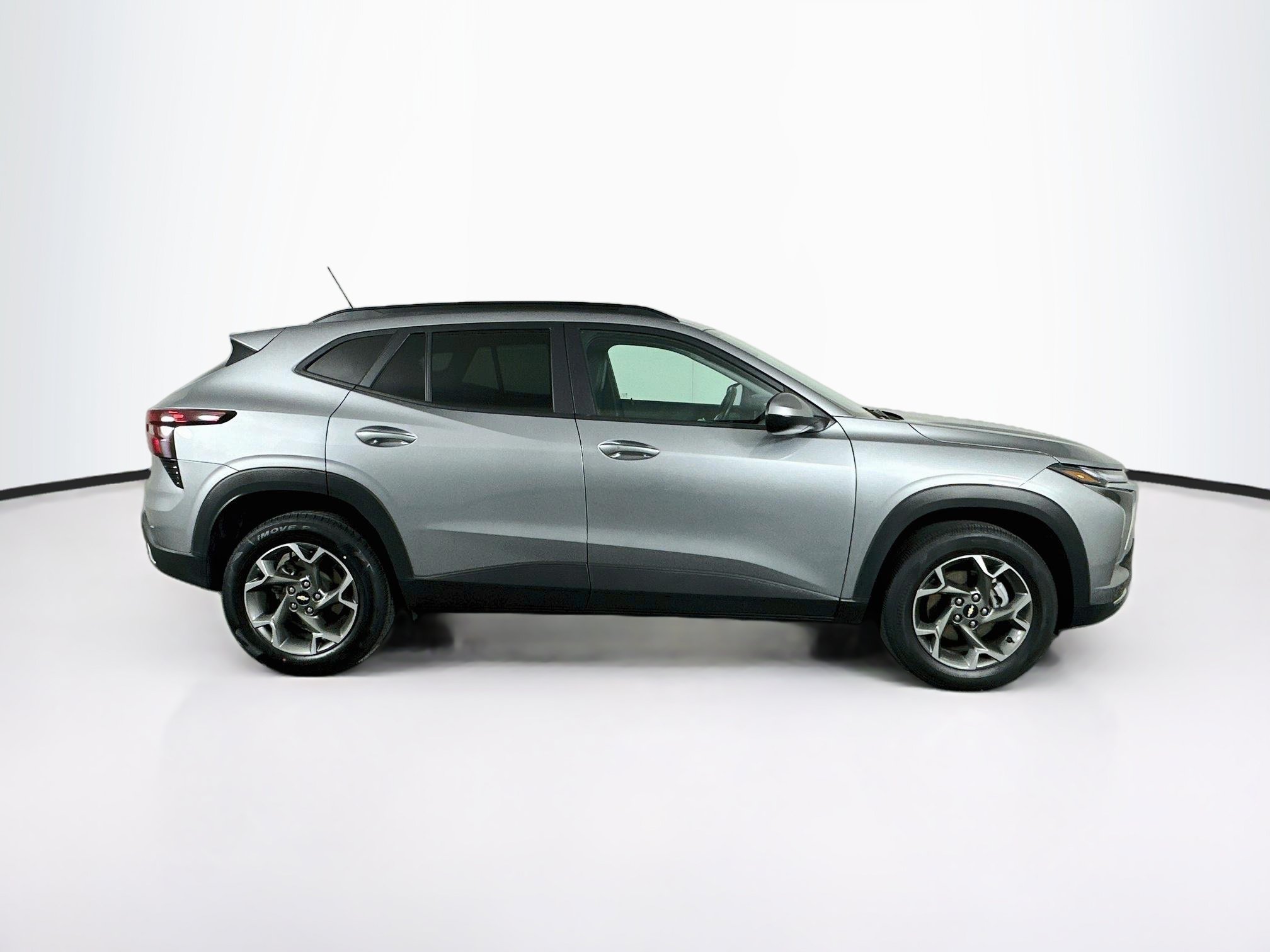 Used 2025 Chevrolet Trax LT w/ LT Convenience Package FWD image 10