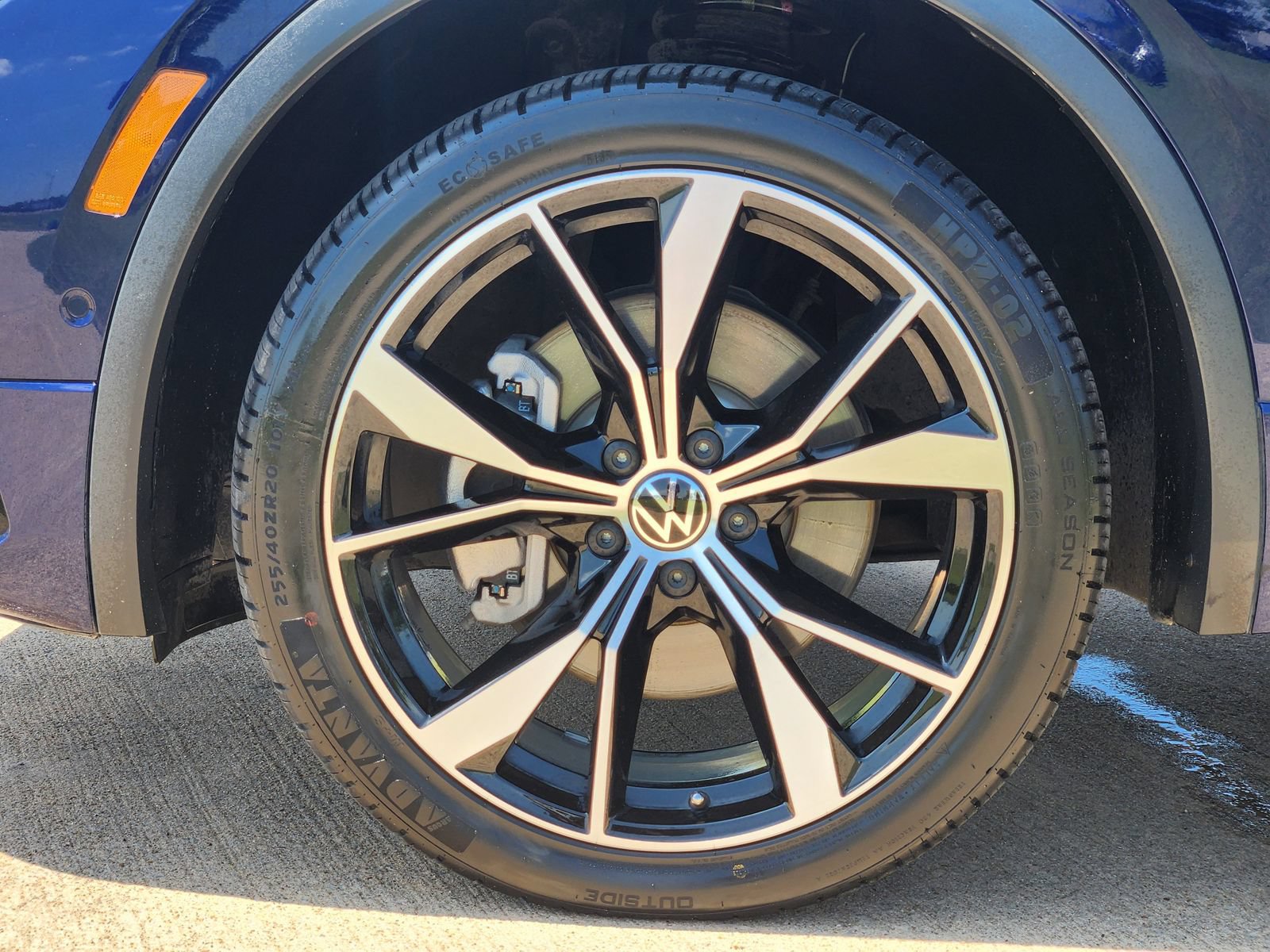Used 2024 Volkswagen Tiguan SEL R-Line AWD/4WD image 14