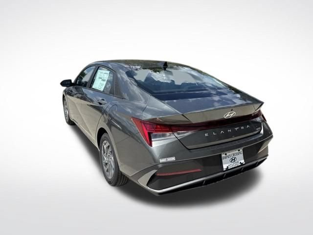New 2026 Hyundai Elantra Hybrid FWD image 5