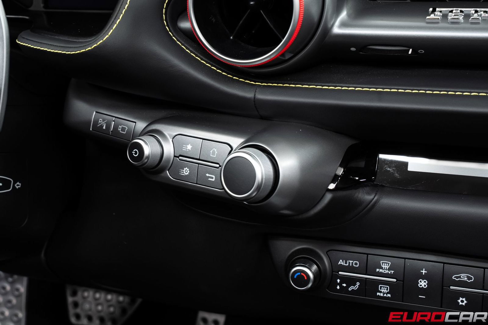Used 2022 Ferrari 812 GTS RWD image 33