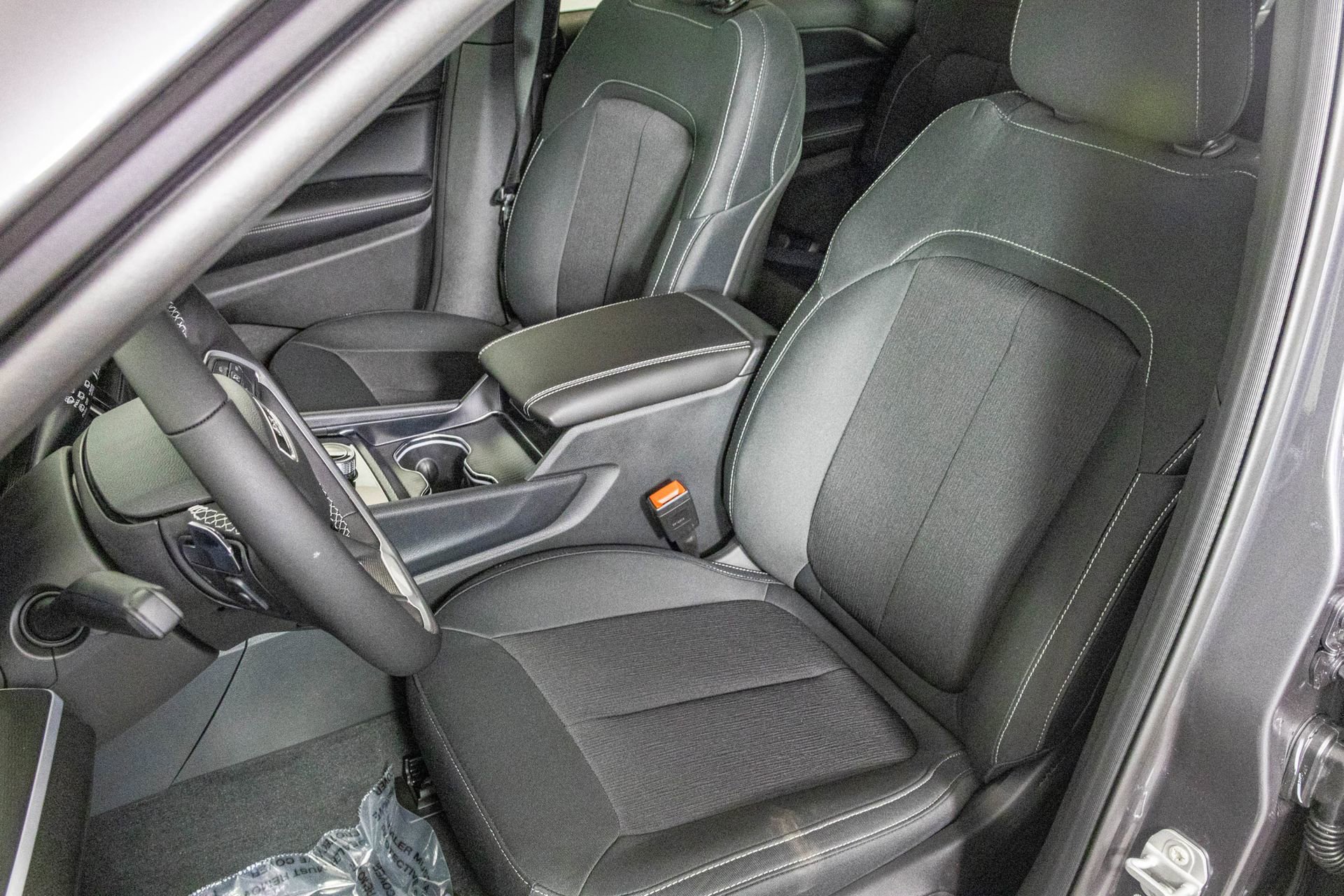 New 2025 Jeep Grand Cherokee L Laredo w/ Luxury Tech Group I image 17