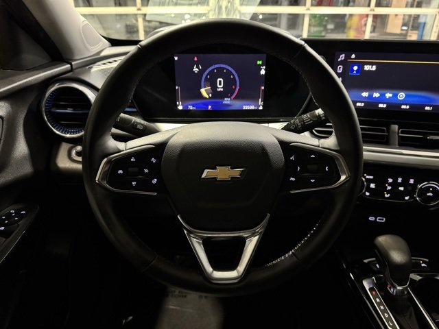 Used 2024 Chevrolet Trax LT w/ Sunroof Package image 18