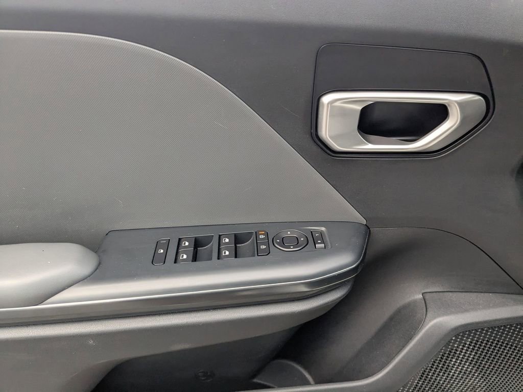 Used 2025 Kia K4 LXS image 14