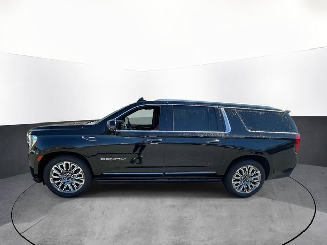 Used 2023 GMC Yukon XL Denali Ultimate AWD/4WD image 4