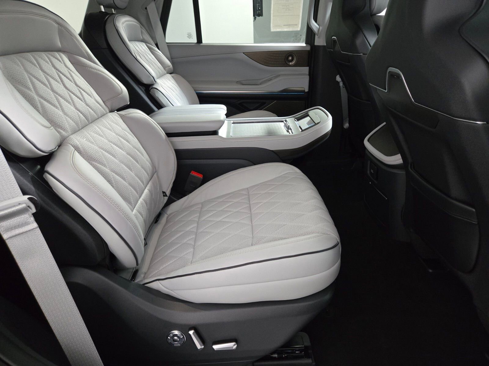 New 2026 Lincoln Navigator Black Label image 19