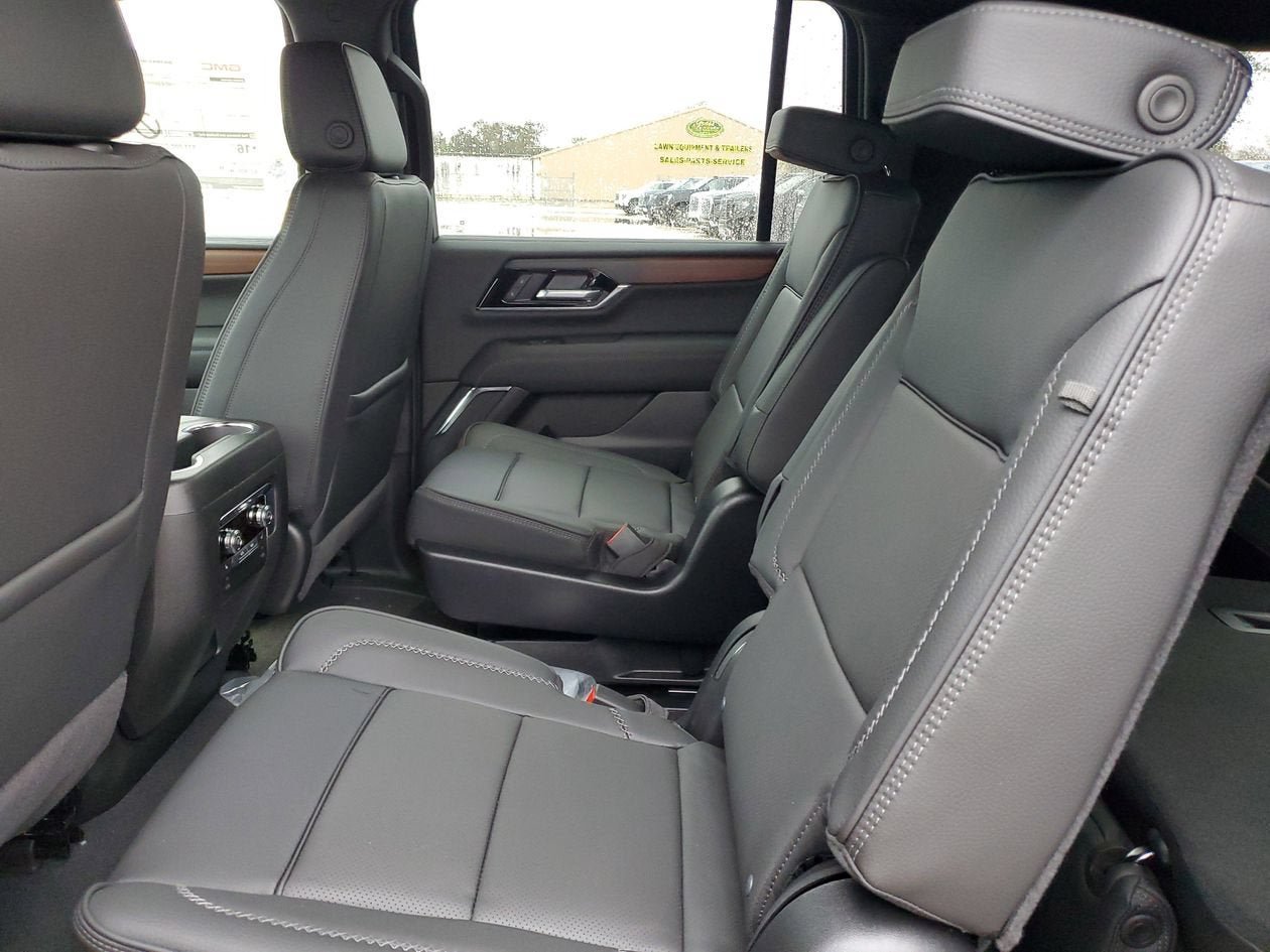 New 2026 GMC Yukon XL Denali w/ Sun & Power Step Package AWD/4WD image 11