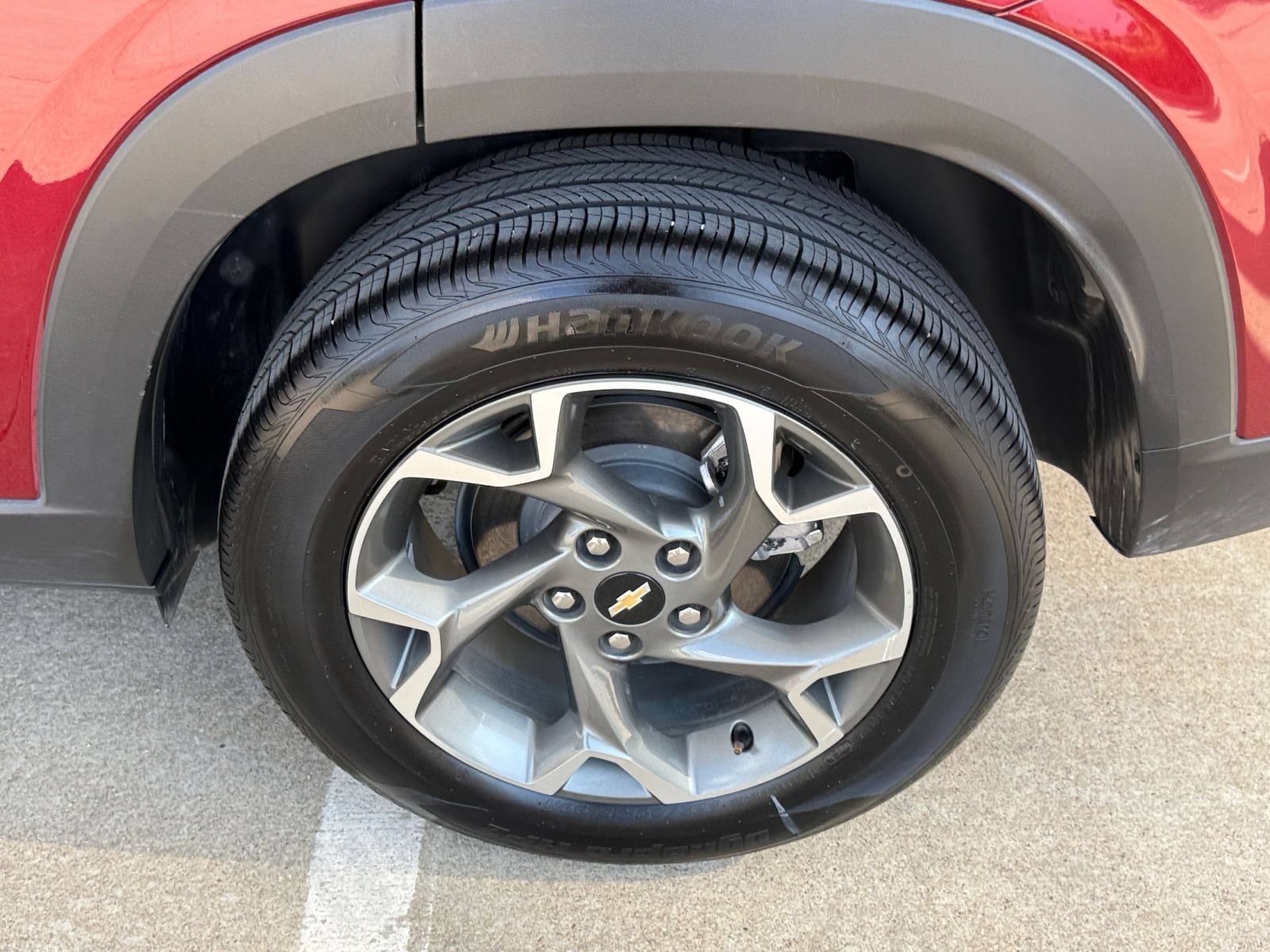 Used 2025 Chevrolet Trax LT FWD image 30