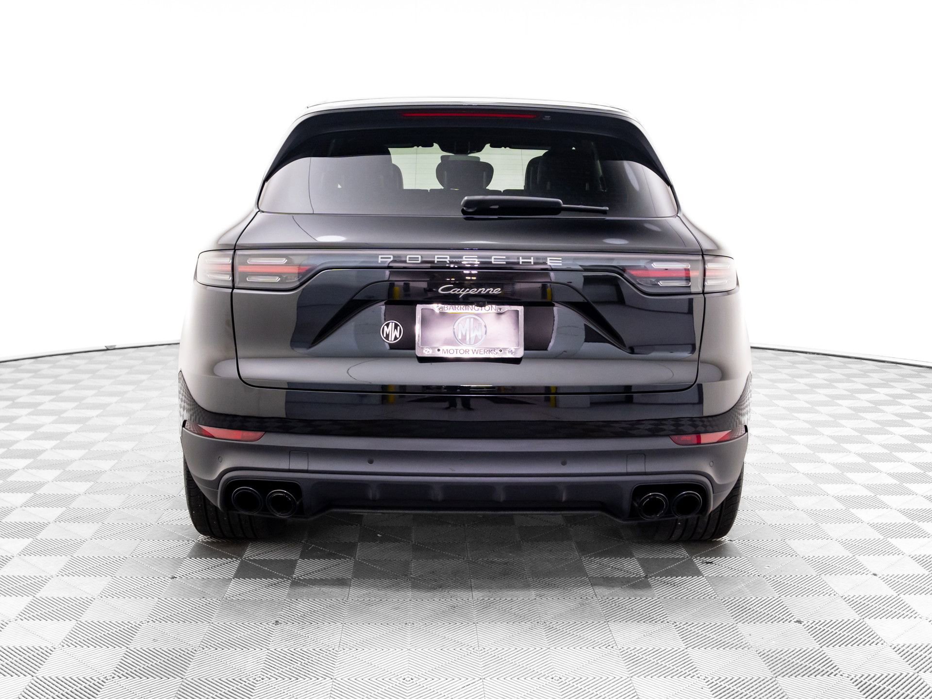 Certified 2023 Porsche Cayenne Platinum Edition image 10