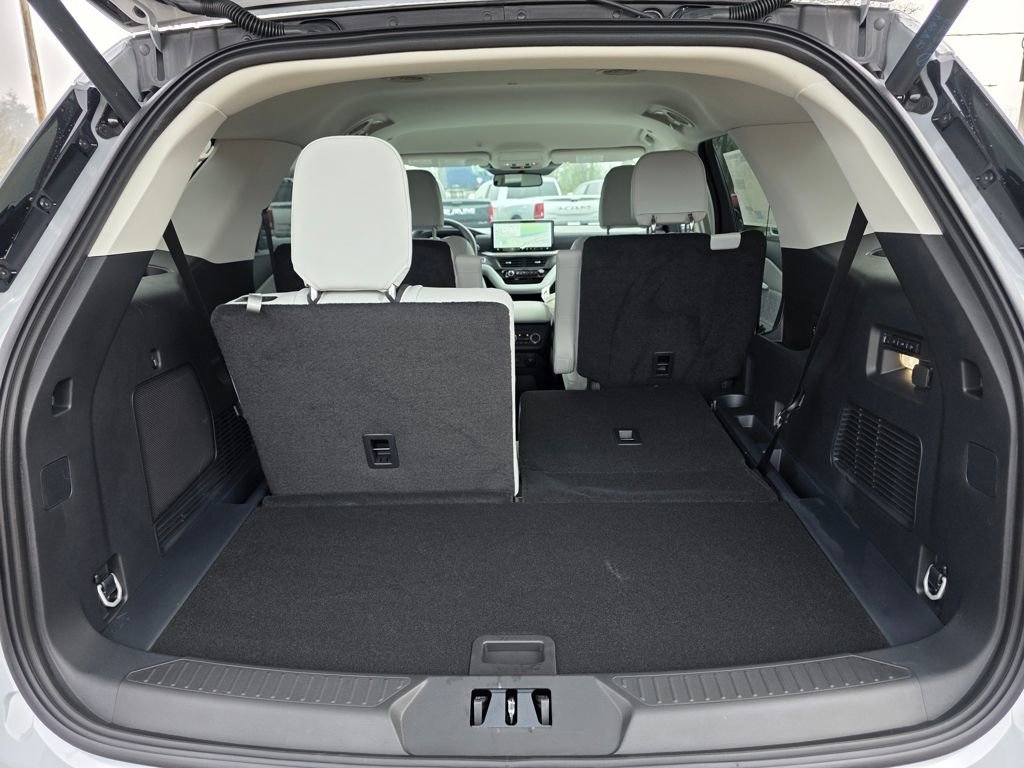 New 2026 Ford Explorer Platinum w/ LUX Leather Package image 30