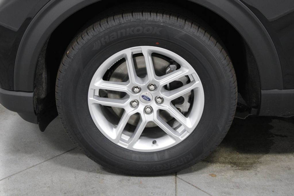 New 2026 Ford Explorer Active RWD image 18