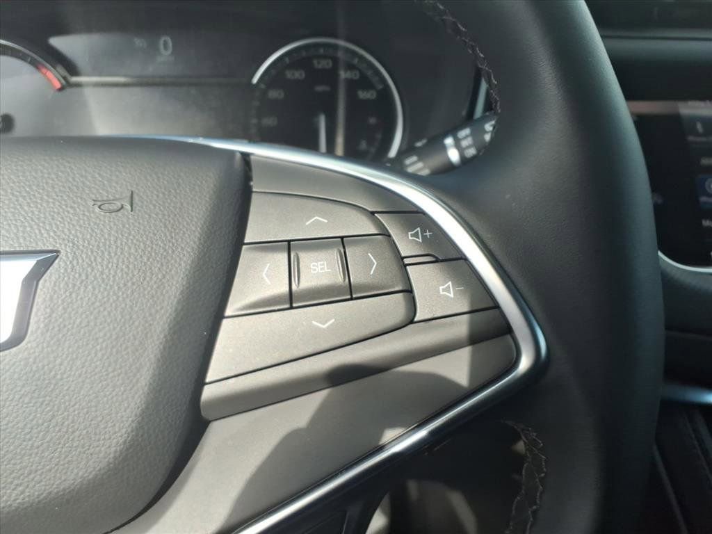 Used 2025 Cadillac XT5 Luxury image 12