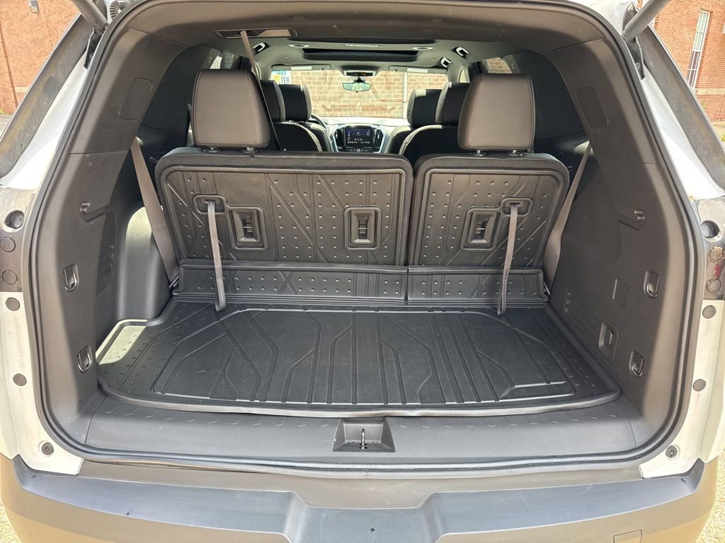 Used 2023 Chevrolet Traverse RS w/ LPO, Floor Liner Package AWD/4WD image 7