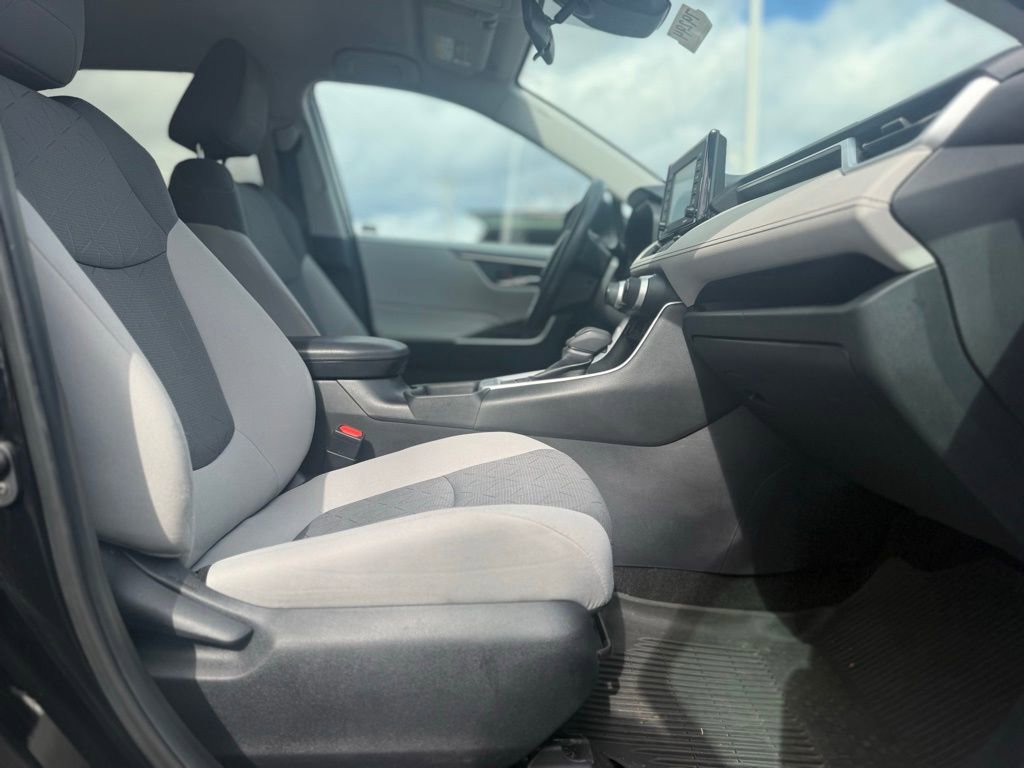 Used 2020 Toyota RAV4 XLE w/ XLE Grade Weather Package image 20