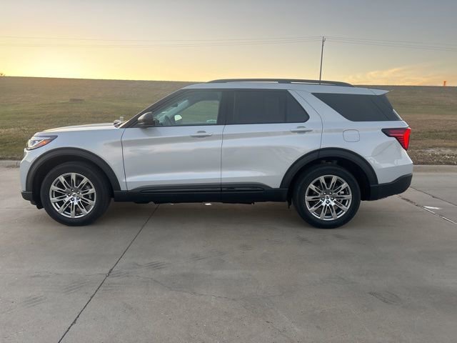 New 2026 Ford Explorer Active w/ Active Comfort Package image 6