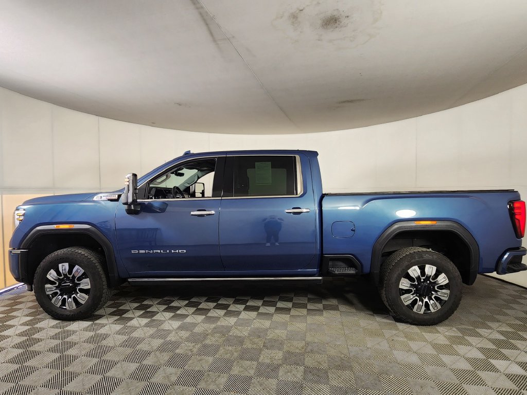 Used 2024 GMC Sierra 2500 Denali w/ Denali Reserve Package AWD/4WD image 4