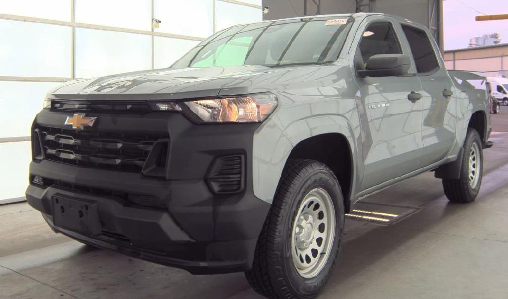 Used 2023 Chevrolet Colorado W/T image 1