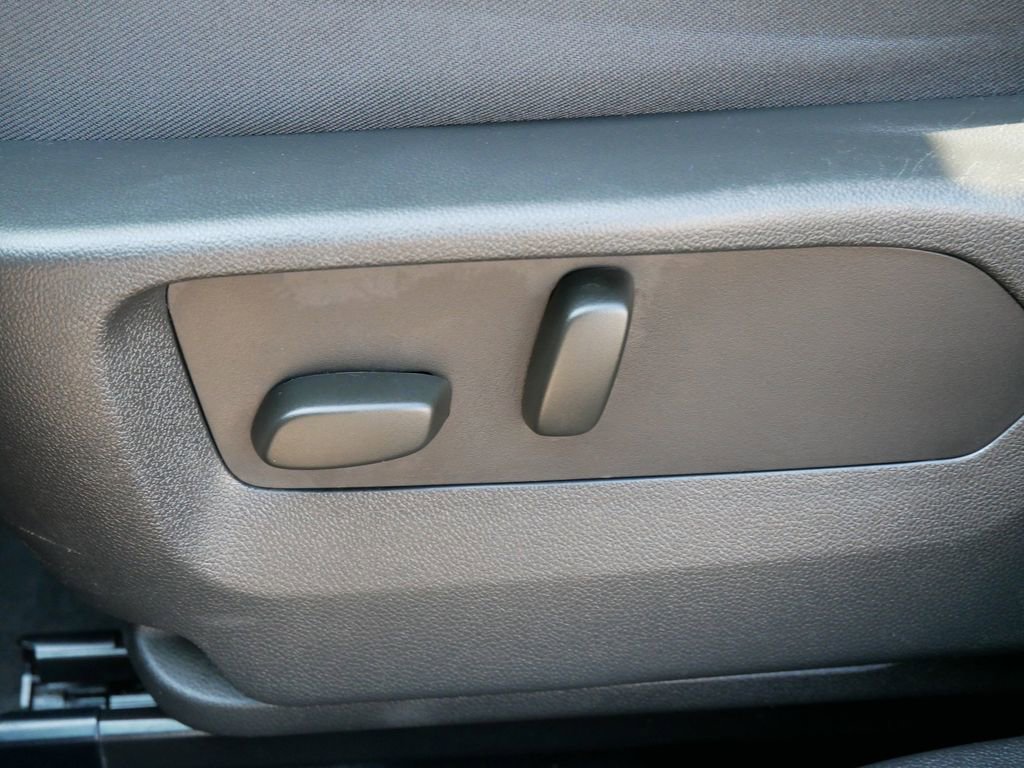 Used 2023 Buick Envision Essence w/ Technology Package I image 18