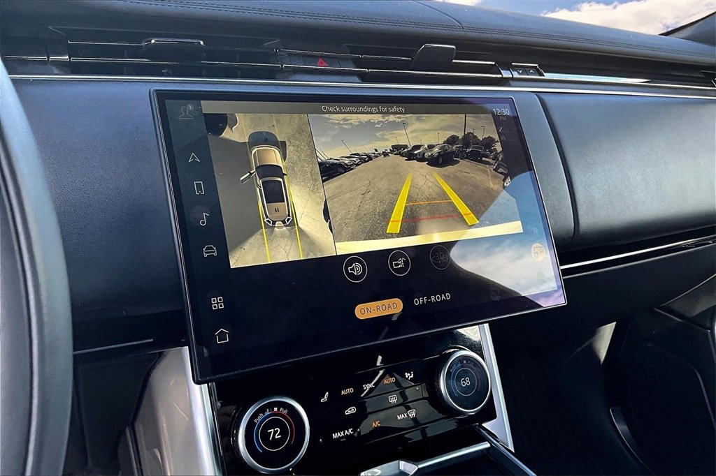 Used 2023 Land Rover Range Rover Long Wheelbase SE image 14