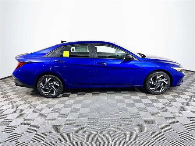 New 2025 Hyundai Elantra SEL image 9