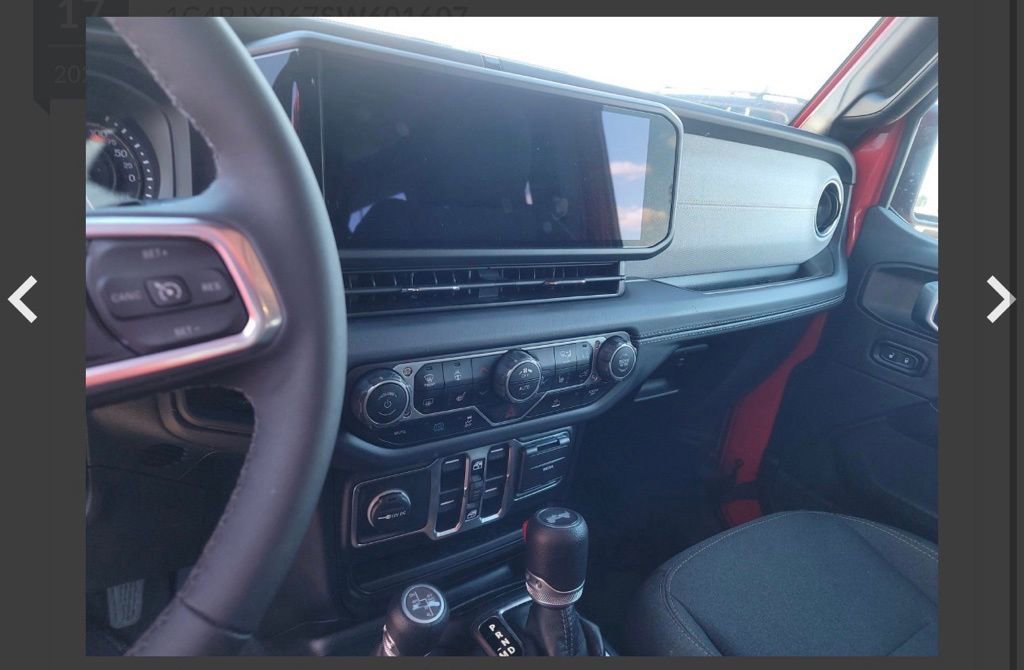 Used 2025 Jeep Wrangler Unlimited Sahara image 14