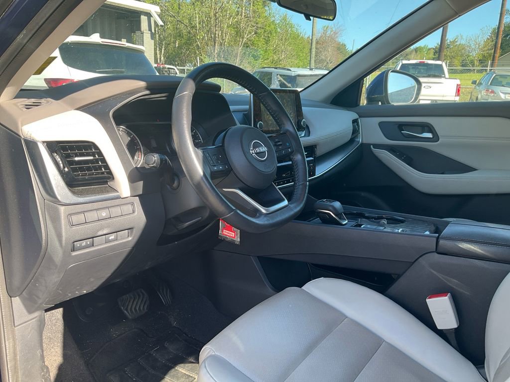 Used 2022 Nissan Rogue SV w/ SV Premium Package image 15