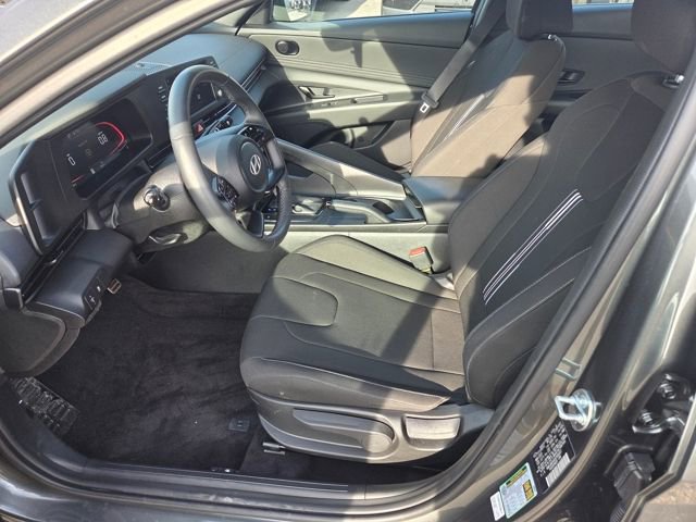 Used 2025 Hyundai Elantra Sport image 34