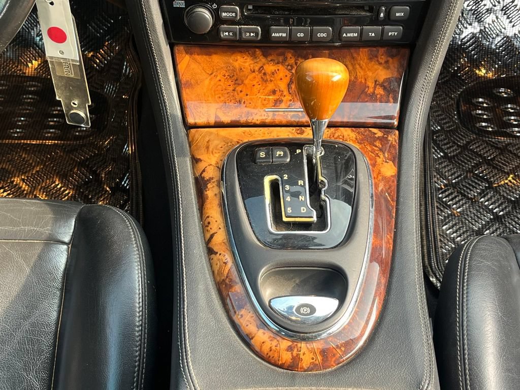Used 2005 Jaguar XJ8 RWD image 14