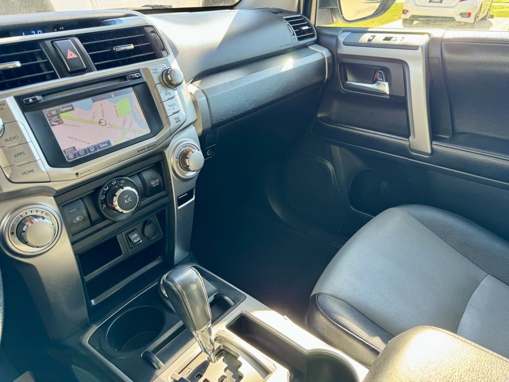 Used 2017 Toyota 4Runner SR5 Premium image 39