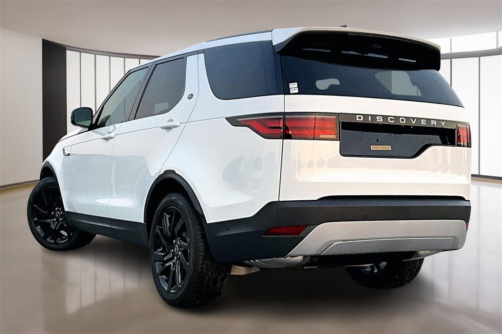 New 2025 Land Rover Discovery S image 3