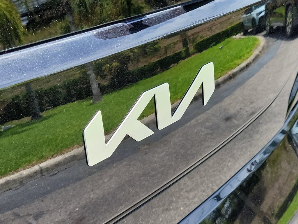 Used 2025 Kia Soul LX w/ LX Technology Package FWD image 6