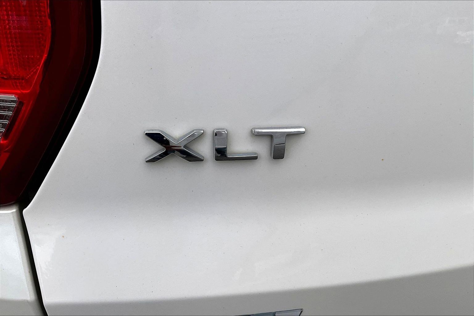 Used 2018 Ford Explorer XLT AWD/4WD image 24