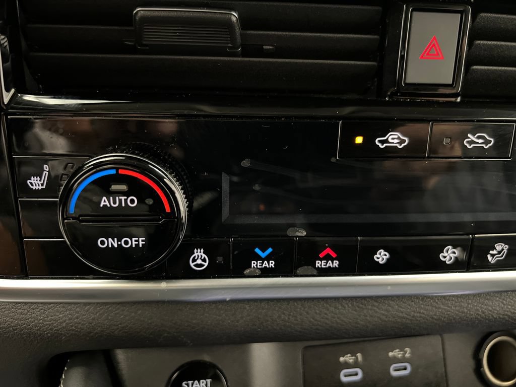 Used 2026 Nissan Rogue Platinum w/ Platinum Premium Package AWD/4WD image 56