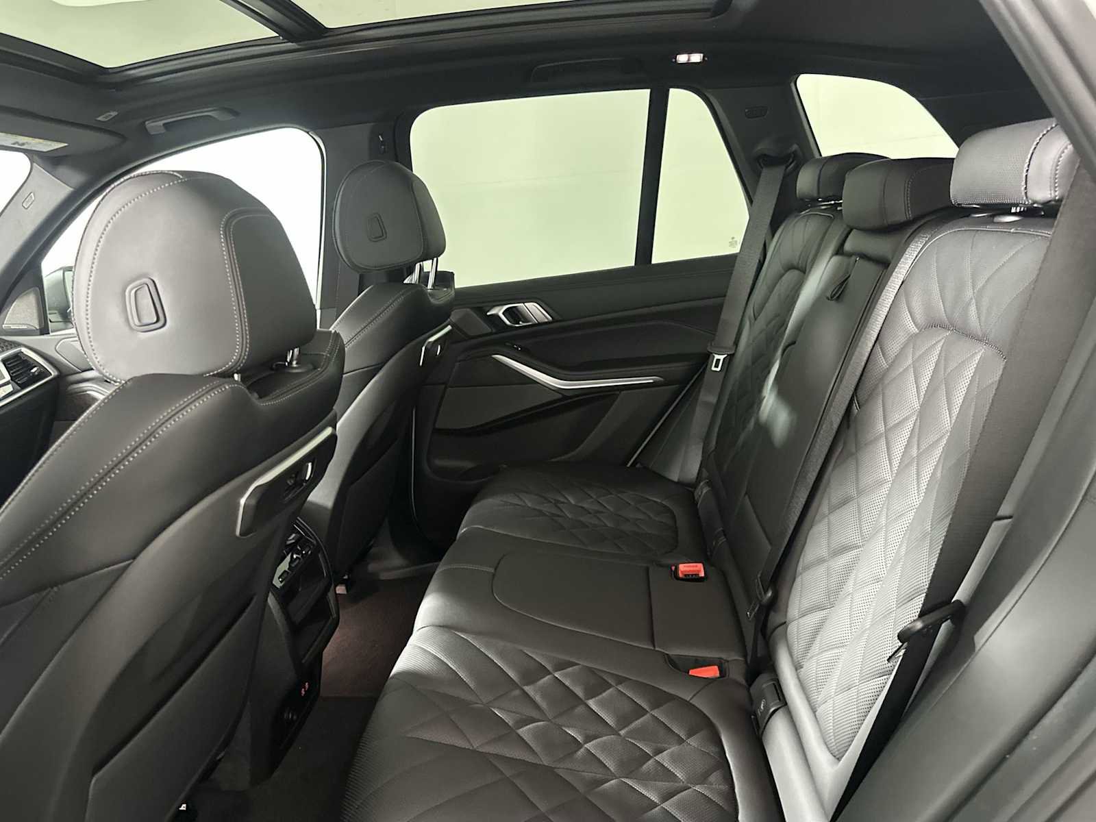 New 2026 BMW X5 xDrive40i w/ Premium Package image 18
