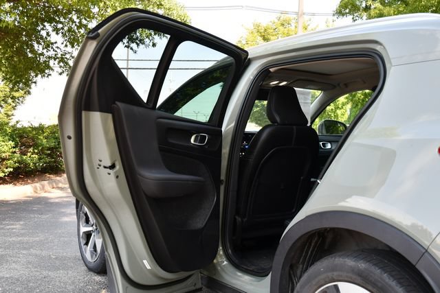 Used 2023 Volvo XC40 B5 Plus w/ Driver Assist Package AWD/4WD image 15