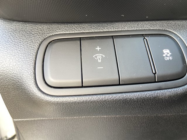 Used 2025 Hyundai Venue SEL FWD image 43