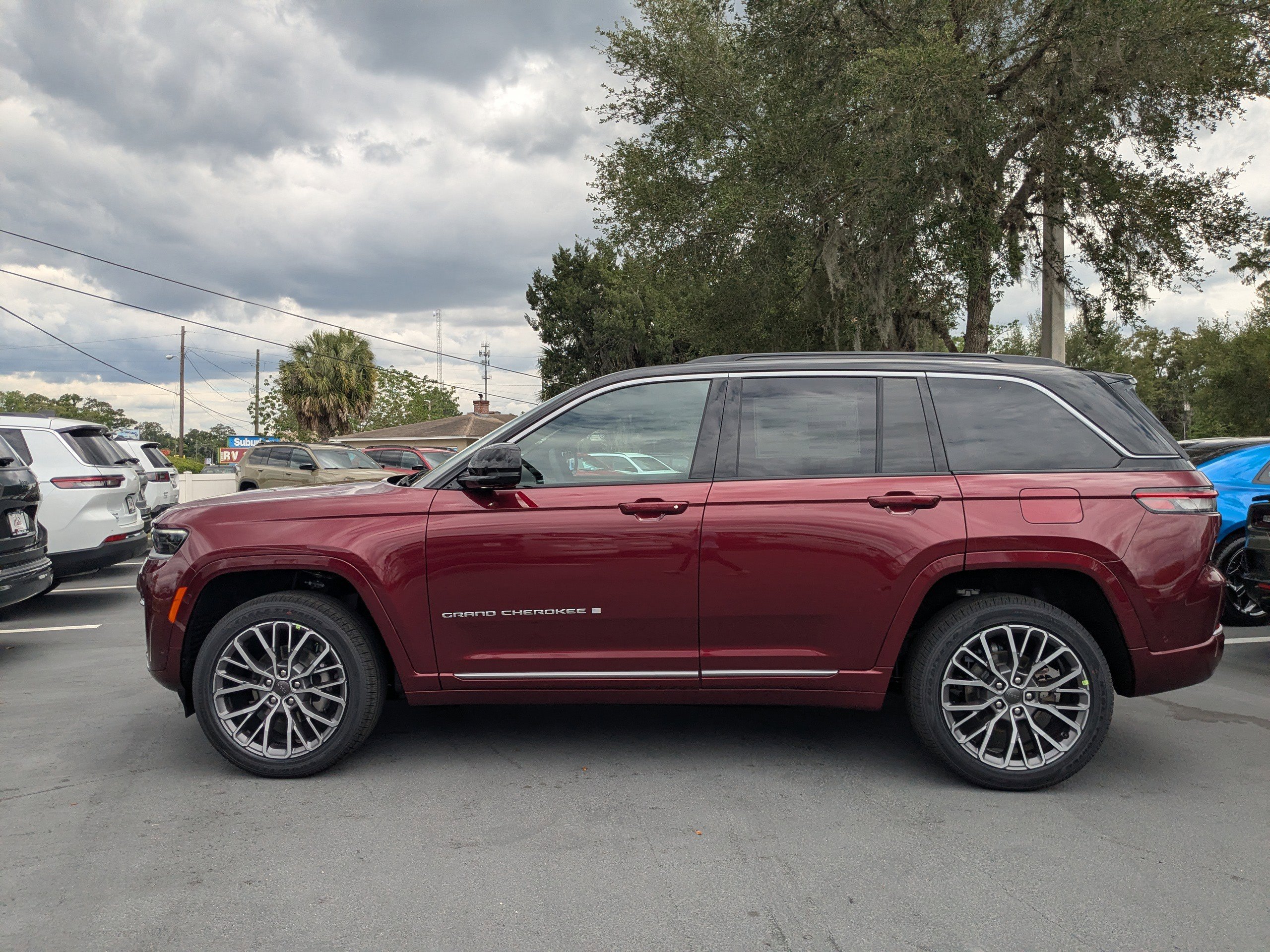 New 2026 Jeep Grand Cherokee Summit image 6