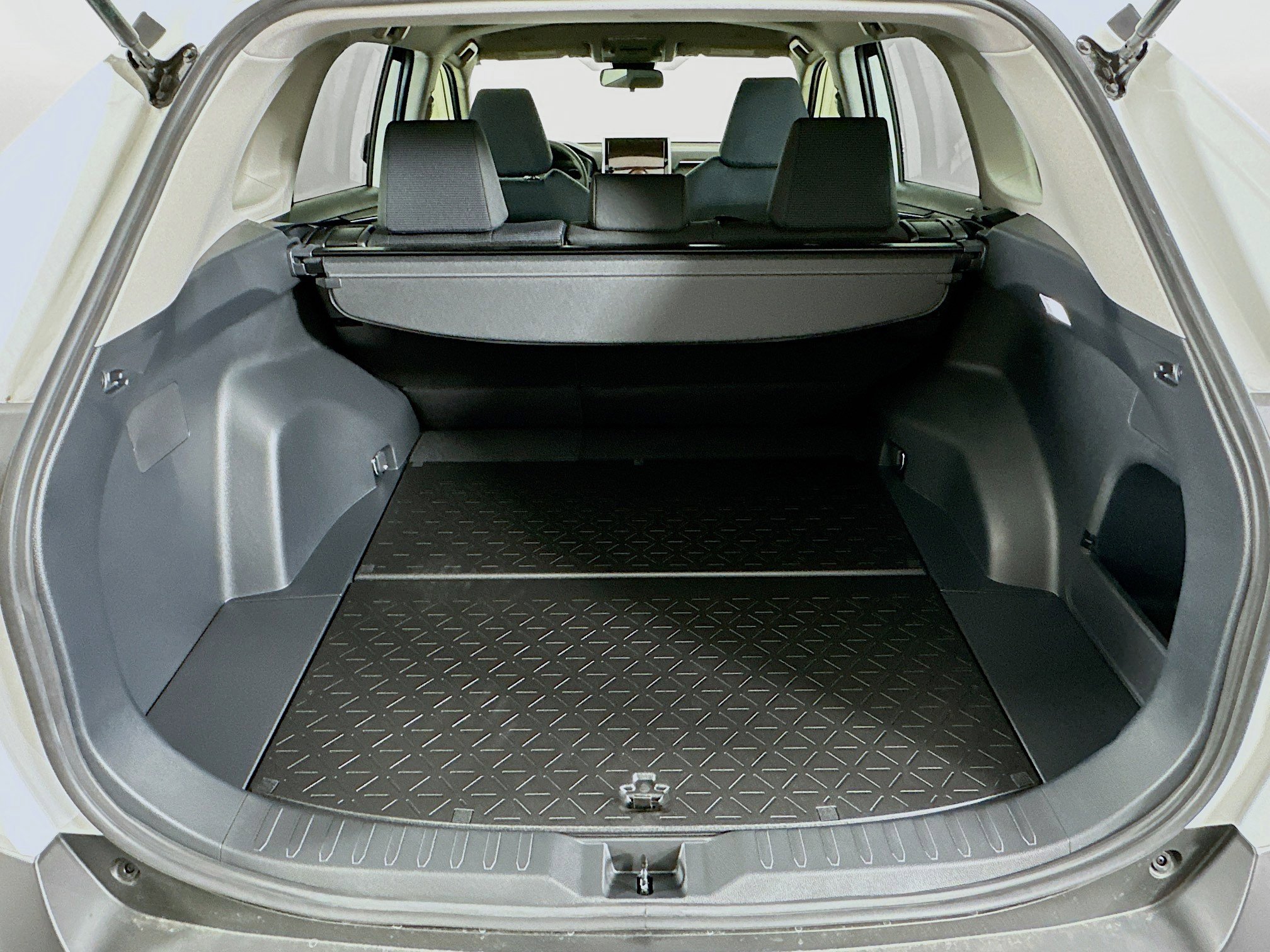 Used 2025 Toyota RAV4 LE image 29