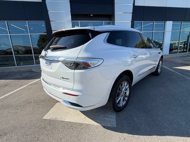 Used 2022 Buick Enclave Avenir w/ Avenir Technology Package FWD image 26