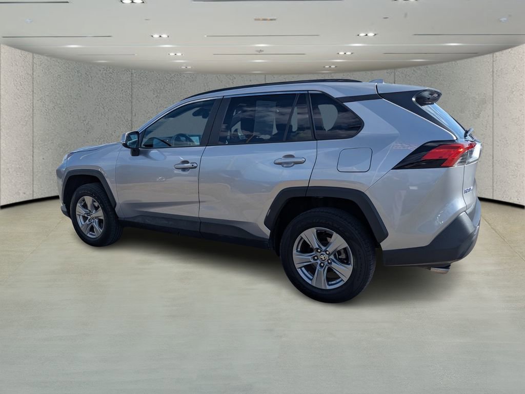 Used 2022 Toyota RAV4 XLE w/ Convenience Package image 5