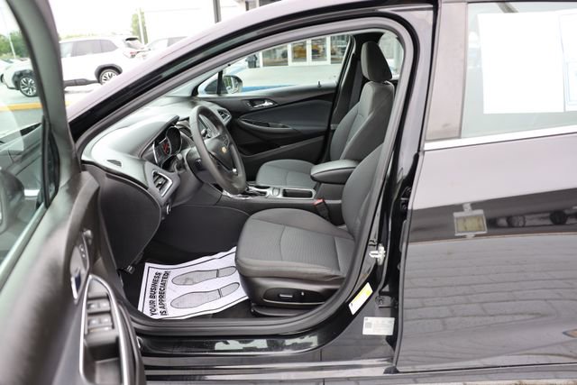Used 2019 Chevrolet Cruze LT w/ Sun And Sound Package FWD image 13