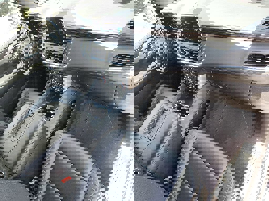 Certified 2022 Chevrolet Tahoe Z71 w/ Luxury Package AWD/4WD image 10