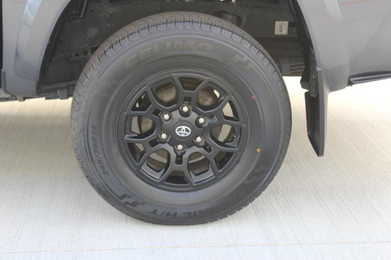 Used 2022 Toyota Tacoma SR5 image 39