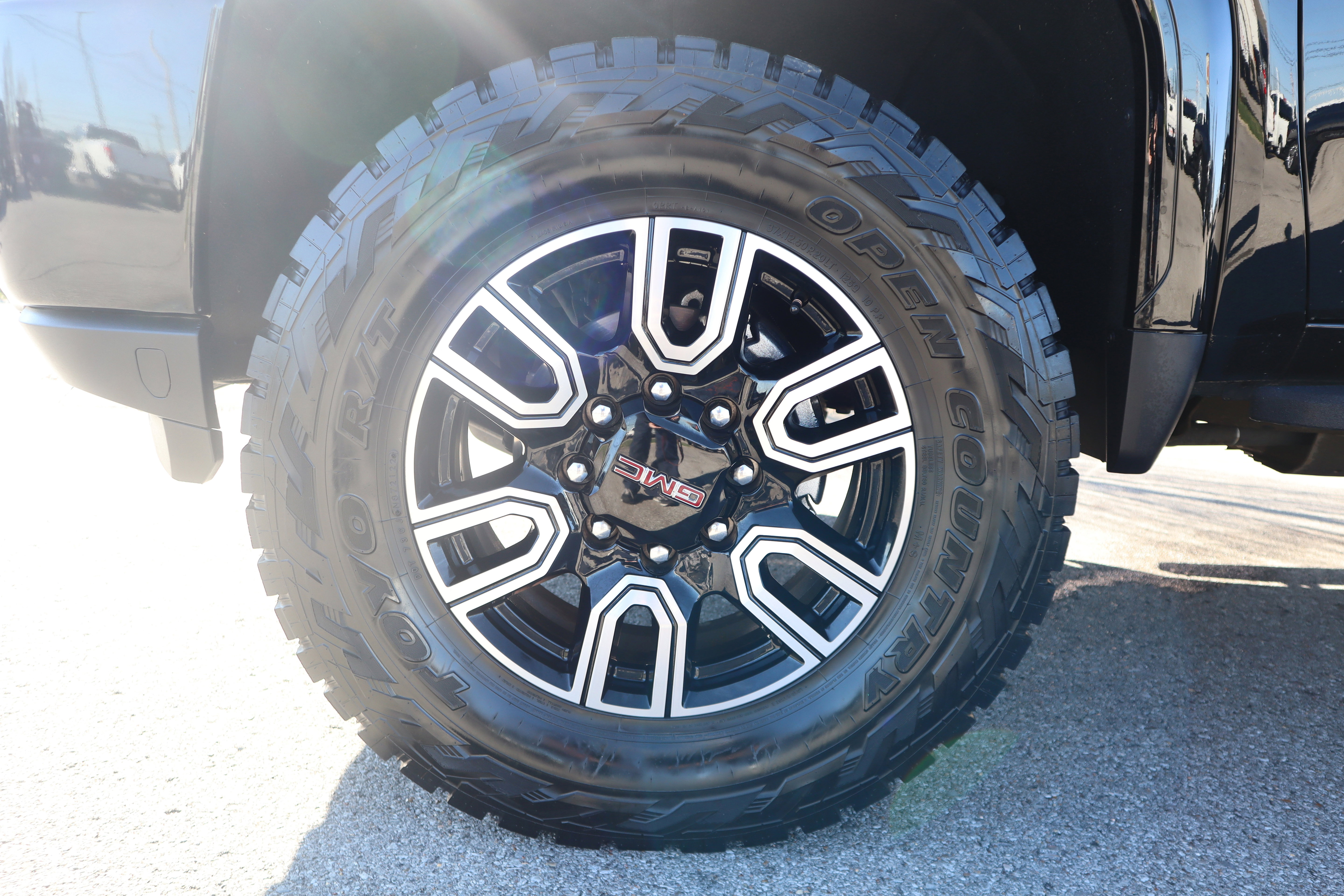 Used 2022 GMC Sierra 2500 AT4 w/ AT4 Premium Plus Package image 11