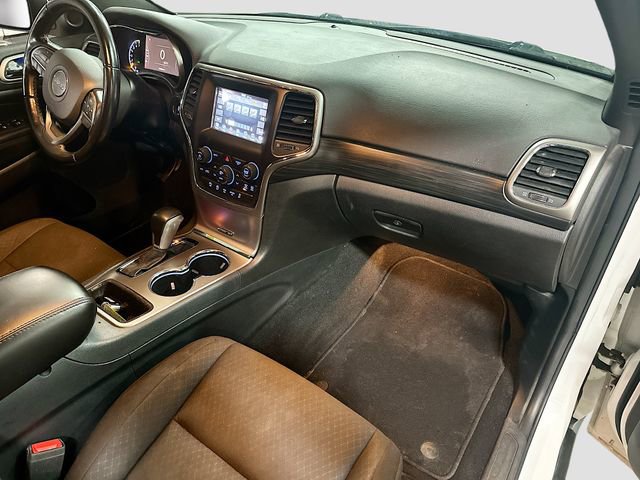 Used 2020 Jeep Grand Cherokee Laredo image 29