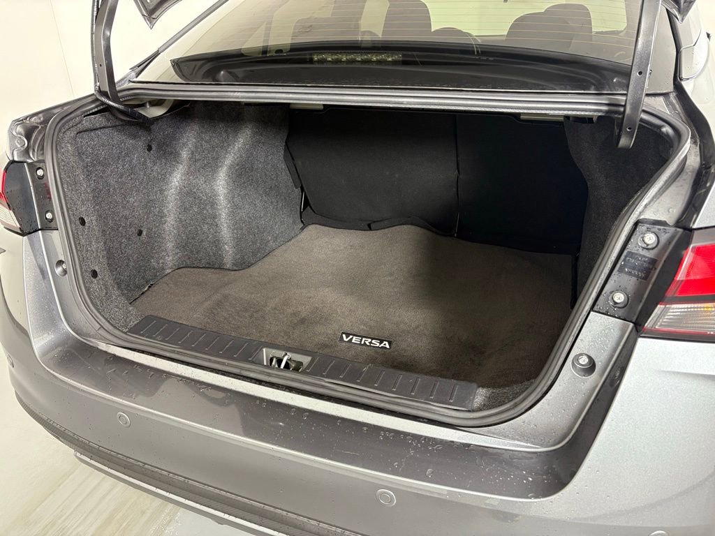 Used 2023 Nissan Versa SV image 18