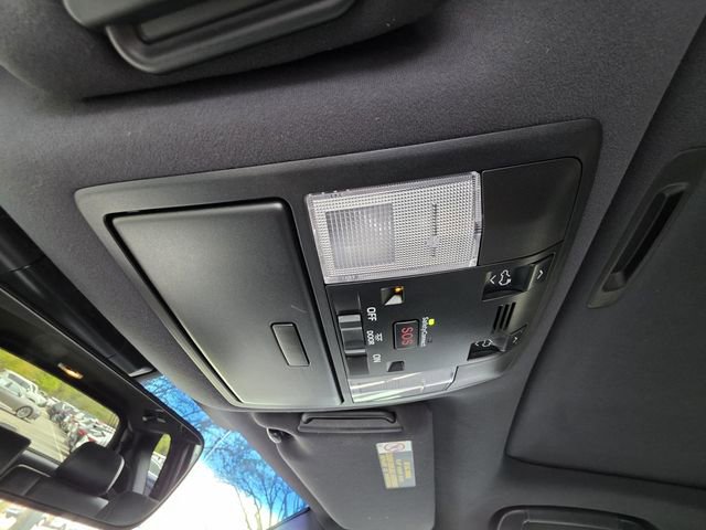 Used 2021 Lexus GX 460 Luxury w/ Accessory Package image 35