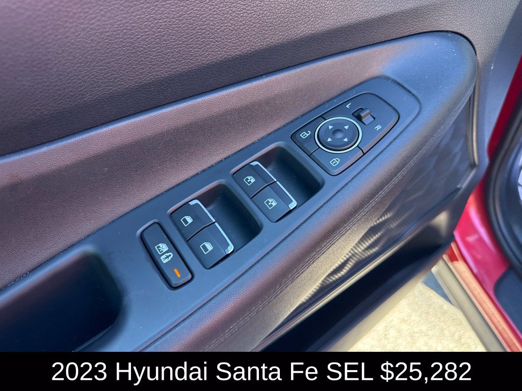 Used 2023 Hyundai Santa Fe SEL FWD image 11