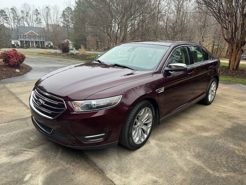 Used 2019 Ford Taurus Limited image 1