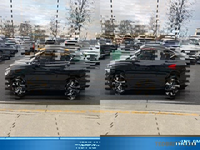 Used 2025 Acura TLX w/ Technology Package image 4