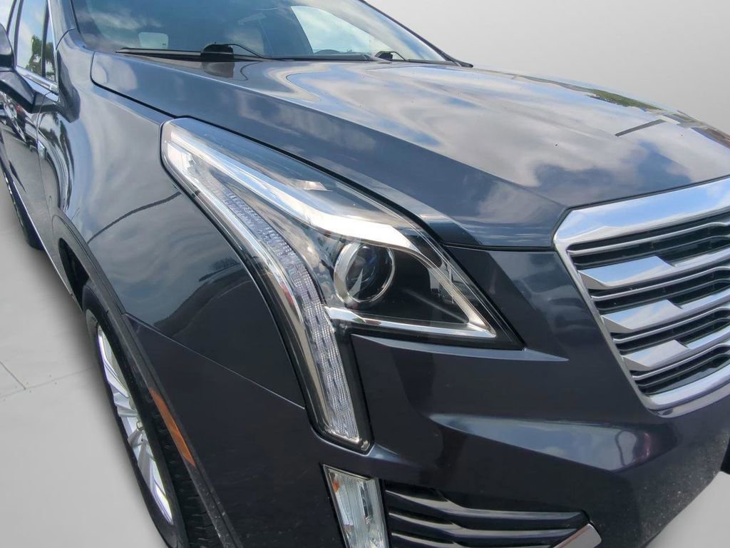 Used 2018 Cadillac XT5 AWD image 10